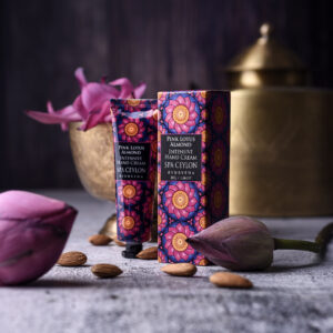 PINK LOTUS UND MANDEL AYURVEDA LUXUS HAND- UND NAGELCREME