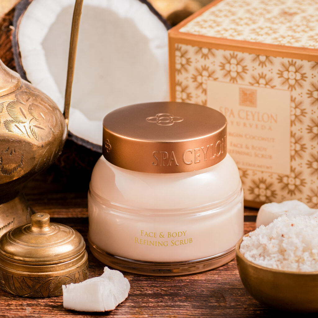 VIRGIN COCONUT AYURVEDA - Natürlich verfeinerndes Peeling für Gesicht und Körper