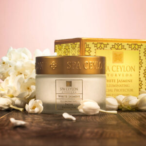 WHITE JASMINE AYURVEDA - Natürliche und schützende Anti-Aging Tagescreme für normale, trockene und reifere Haut